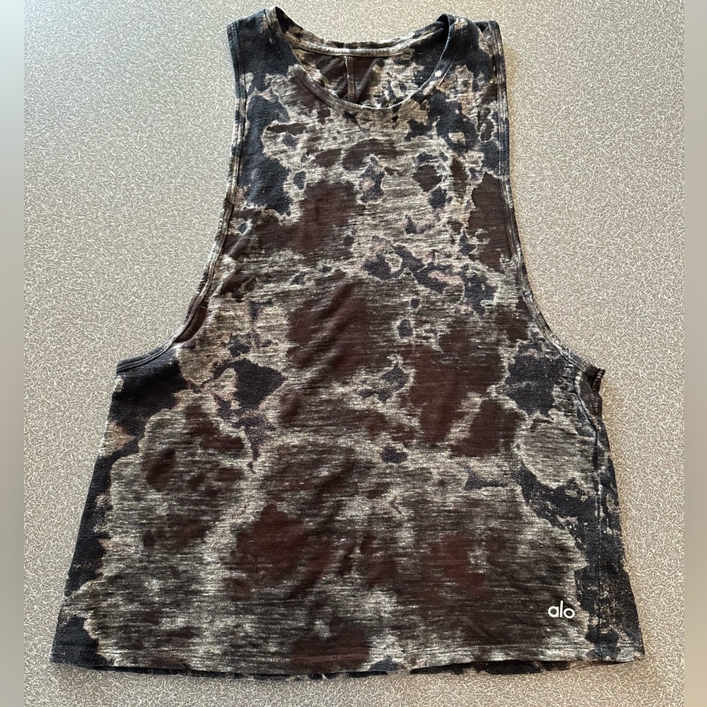 Alo Yoga Women’s Acid-Wash Muscle Tank / Crop Top – Raw Edge, Deep Armholes